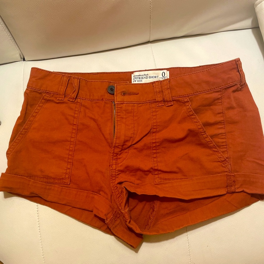 ⭐️sold⭐️ A & Fitch Boyfriend Chino Shorts size 0 with cute pocket detailing!